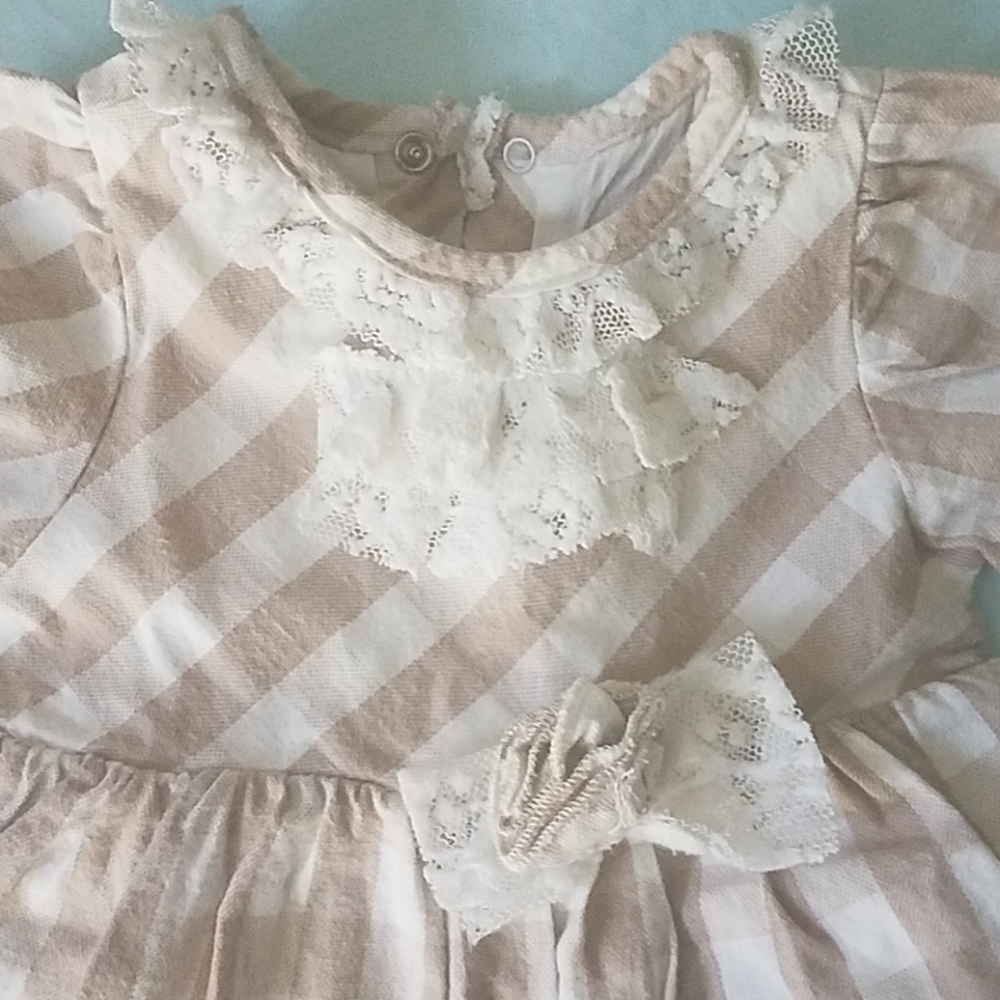 Dress - Picture 3 of 4